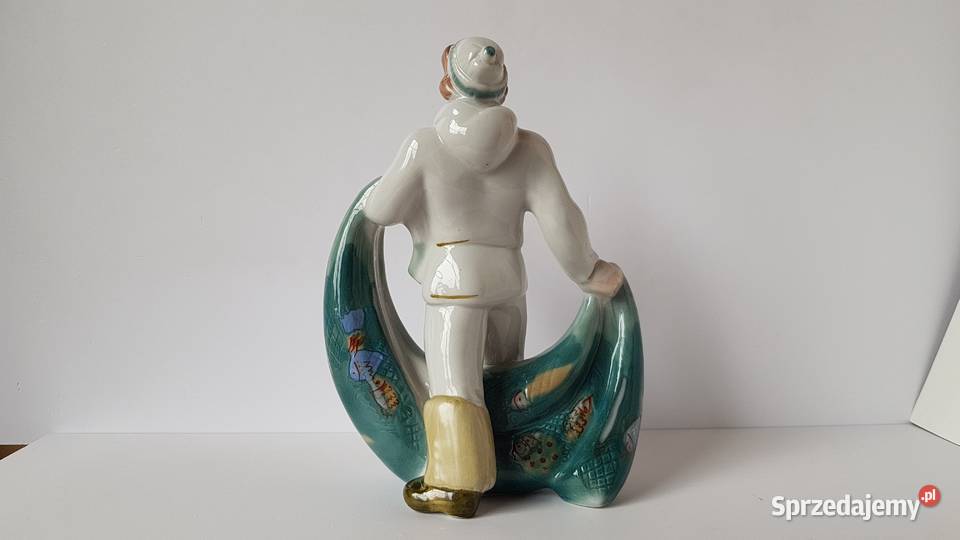 Sygnowana porcelanowa figurka Rybak Połonne