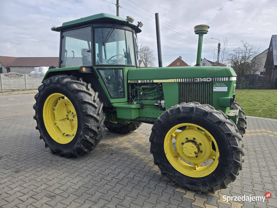 Ciągnik JOHN DEERE 3140 4x4 97 Baliki sprzedam