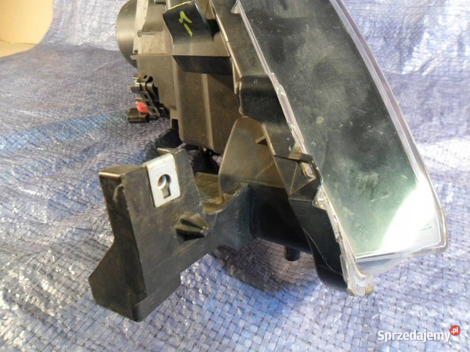 Mitsubishi Eclipse Cross reflektor prawy przedni wielkopolskie