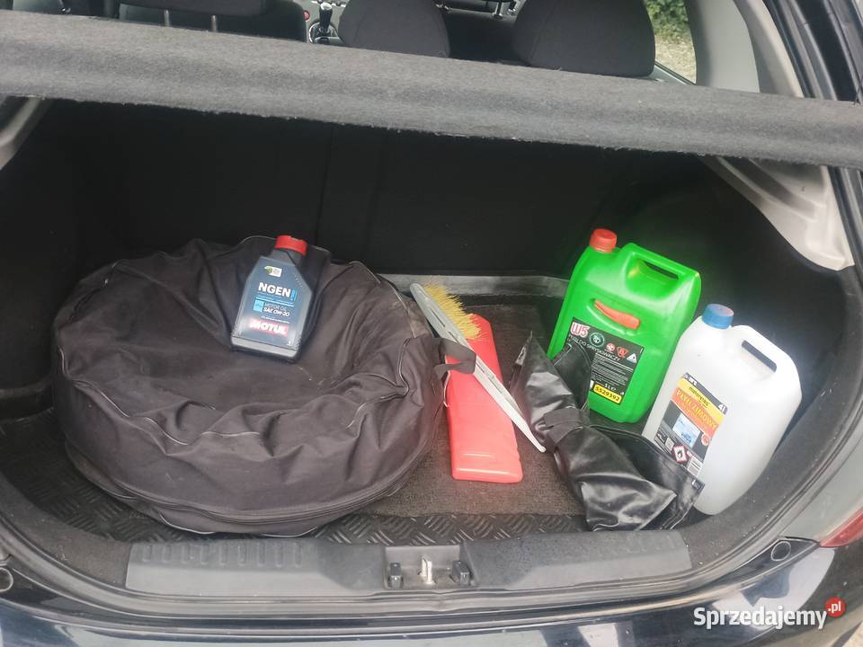 Honda Civic czarna rocznik 2004 16 Brzegi