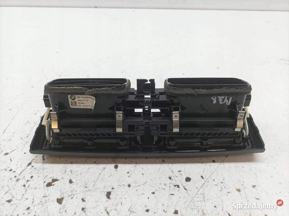 KRATKI NAWIEWU ŚRODKOWA DESKI 9205357 Bmw Seria Rok produkcji 2013 świętokrzyskie