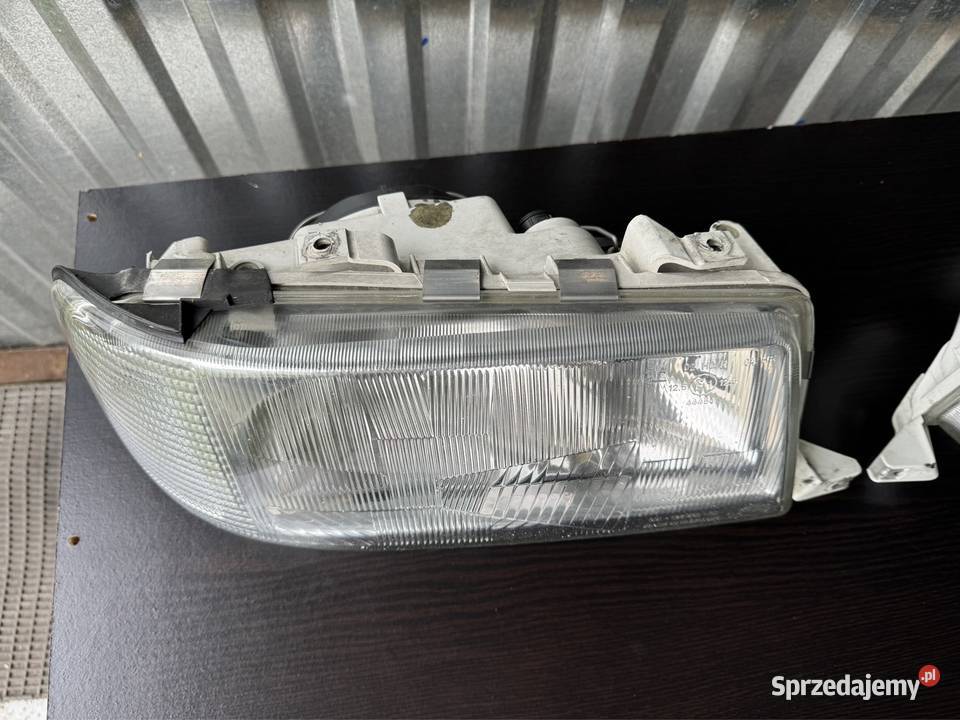 Lampy zespolone Audi 80 B4 ideały osobowe Lampy przednie Baranów