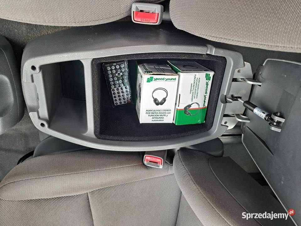 Ssangyong Rodius 4x4 27 Mercedes 7 osobowy diesel Oleśnica