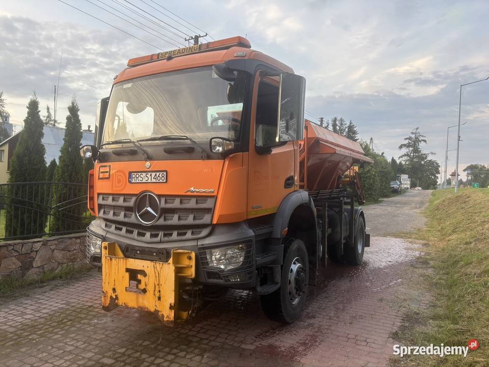 MERCEDES AROCS 1824 4x4 2014 Piaskarka solarka Pługi (piaskarki) sprzedam