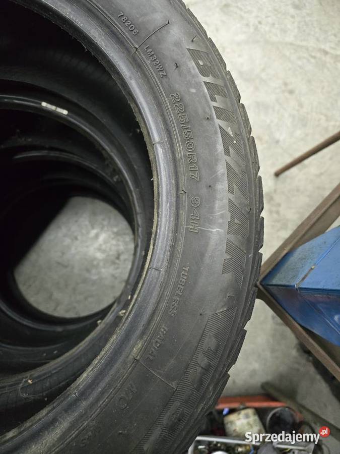 Zimowki Blizzak LM32 22550 R17 Brzesko sprzedam