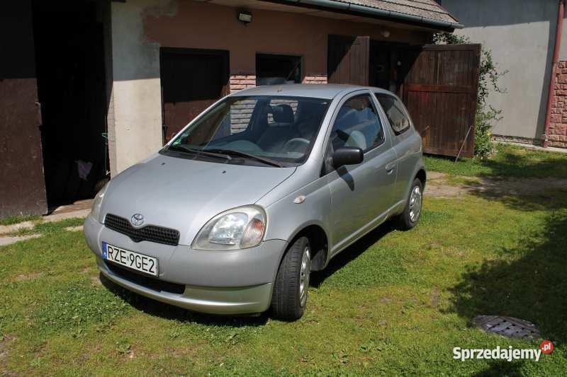 Toyota Yaris 1999 r Kamień