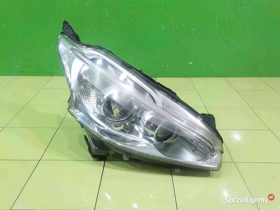 PEUGEOT 208 I 13r lampa prawa przod mazowieckie Suków