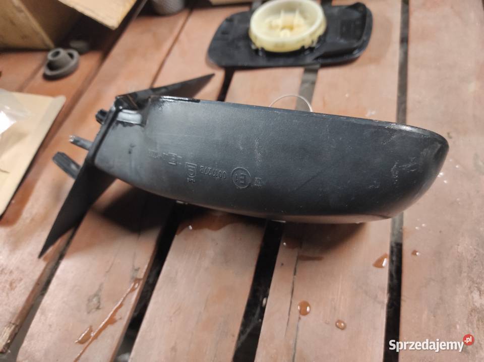 Lusterko zewnętrzne prawe Volkswagen Passat B3 Pniewite