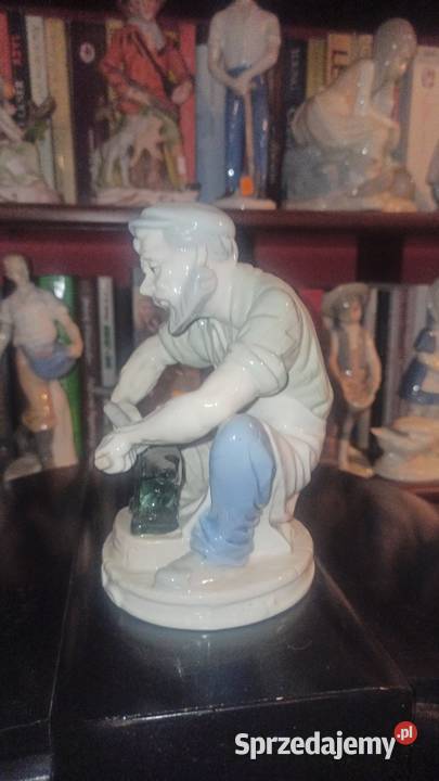 Figurka kowala Porcelana Bez sygnatury