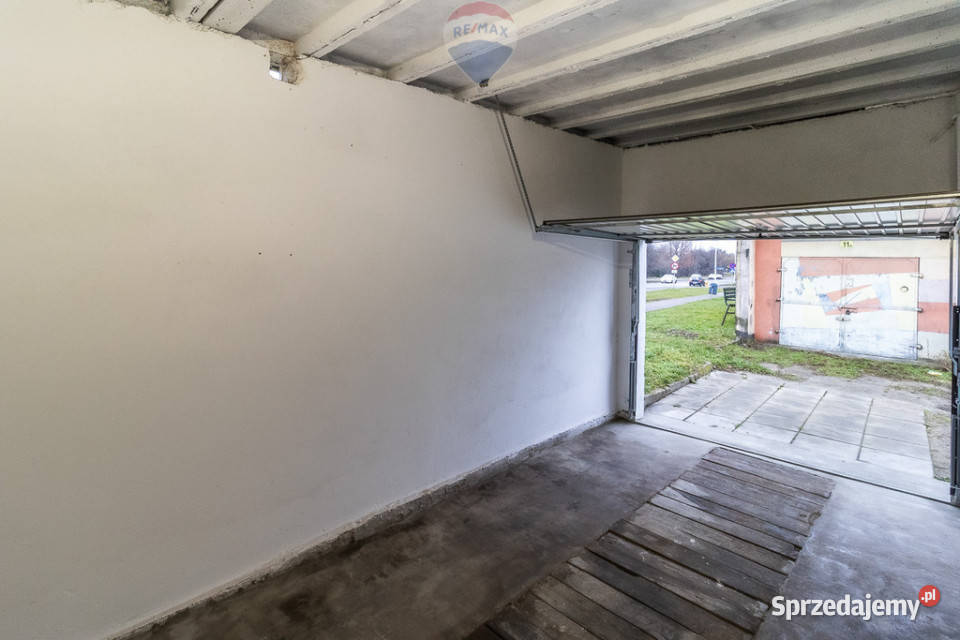 Garaż 21 m z kanałem i prądem centrum Łódź sprzedam