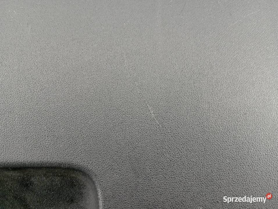 SCHOWEK PRAWY PASAŻERA DESKI 845101P351EQ