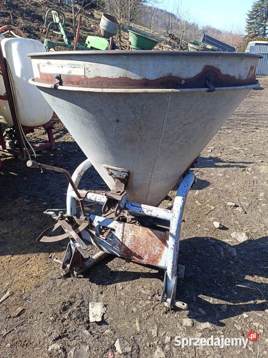 Rozsiewacz do nawozów lej lejek nieuszkodzony Limanowa
