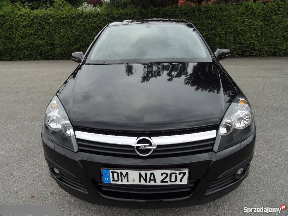 Do sprzedania nieuszkodzony Opel Astra czarny bezwypadkowy Żory