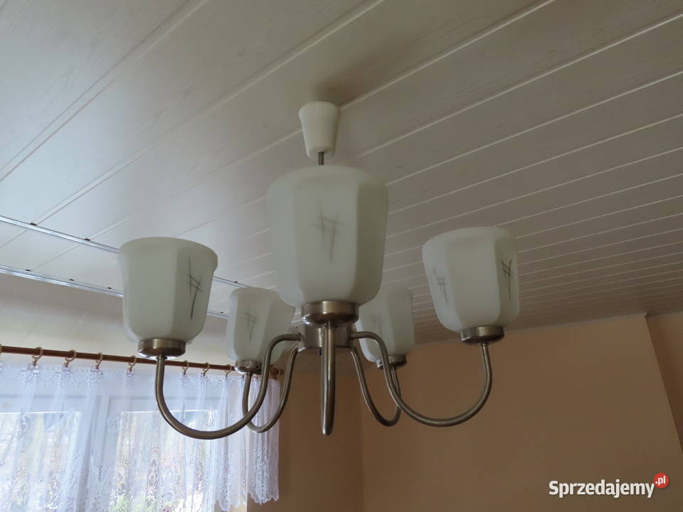 Żyrandol z żarówkami energooszczędnymi i inne zachodniopomorskie