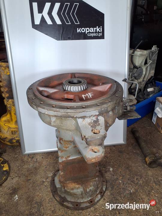 Polowa mostu tylnego lewa Massey Ferguson Fermec