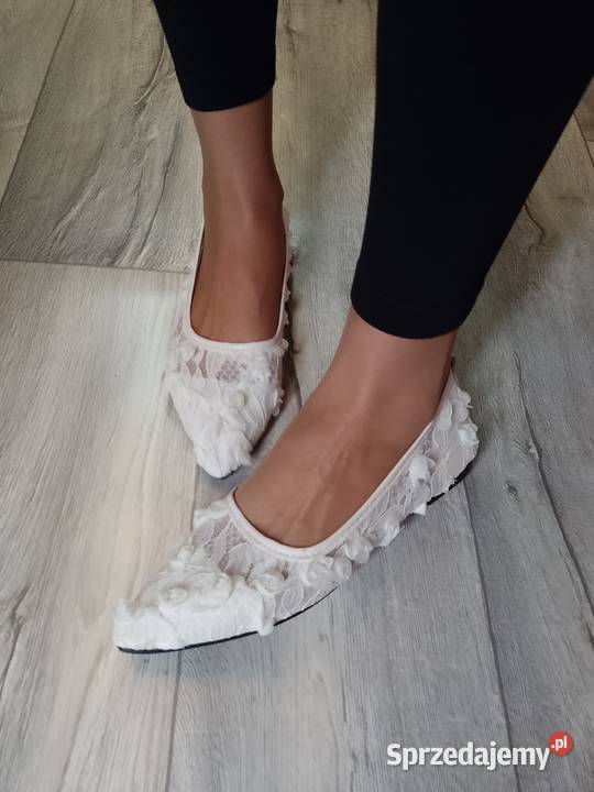 4041 Kremowe bogato zdobione różami ślubne 25.7cm Kraków