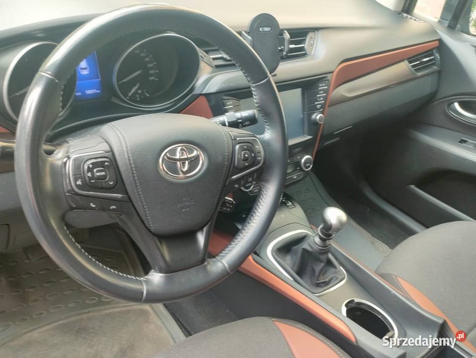 Toyota Avensis D4D biznes pakiet Rok produkcji 2015 Skierniewice sprzedam