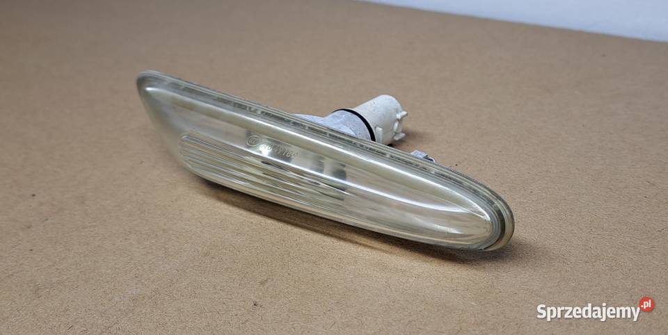 MIGACZ KIERUNKOWSKAZ W BŁOTNIK LEWY BMW E60 E61 Kierunkowskazy dolnośląskie Mielęcin sprzedam