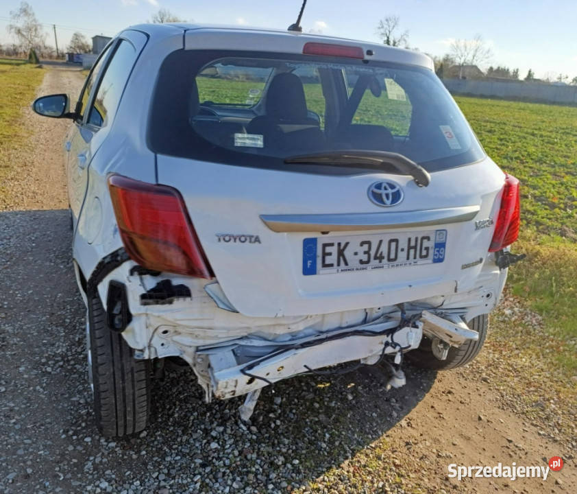 Toyota Yaris 15 hybrid 95 III 20112019 kamera cofania Pleszew