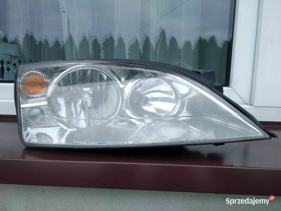 Ford Mondeo MK3 lampa przednia prawa reflektor