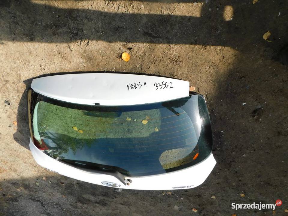 yaris II klapa 33562 WYSYŁKA osobowe