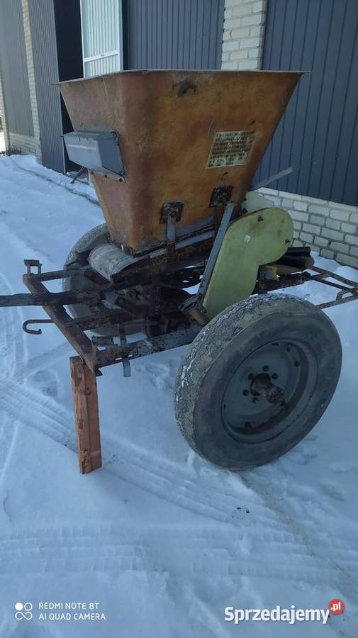 Rozsiewacz kos do wapna nawozów piasku stan lubelskie Bełżyce