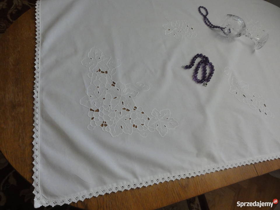 Obrus biały z winogronami ręcznie rękodzieło Lublin