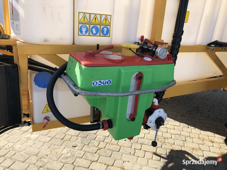 Opryskiwacze zaczepiane Boguslav Titan 3000l nieuszkodzony Zaczernie sprzedam