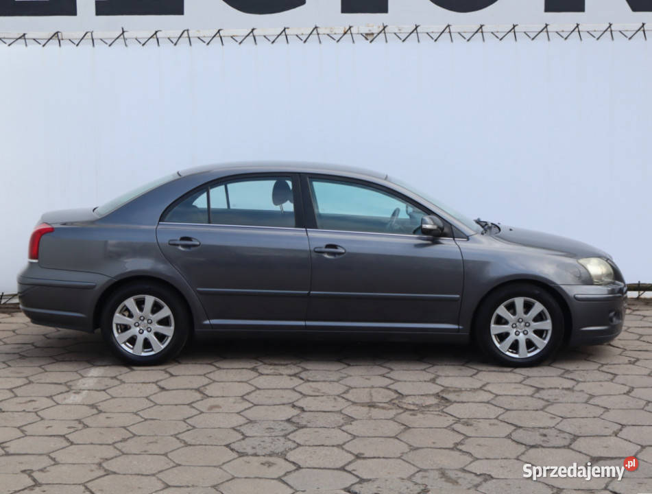 Toyota Avensis 18 VVTi manualna Łódź
