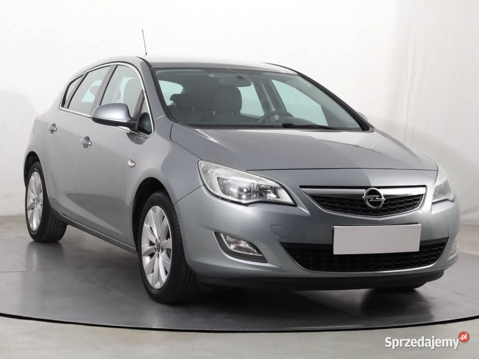 Opel Astra 14 16V Rok produkcji 2011 śląskie Katowice