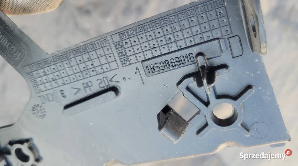 ŚLIZG LAMPY PRAWY TYŁ PEUGEOT 207 HB Karoseria śląskie sprzedam