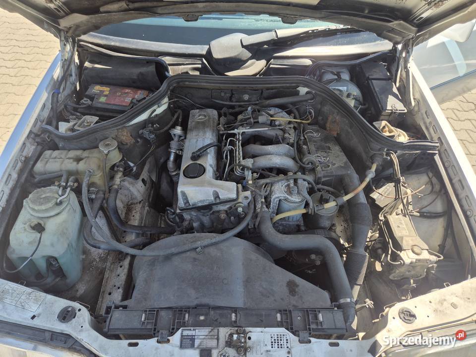 Mercedesbenz W124 E200 20d 75 ZDROWY HAK garażowany Bujaków