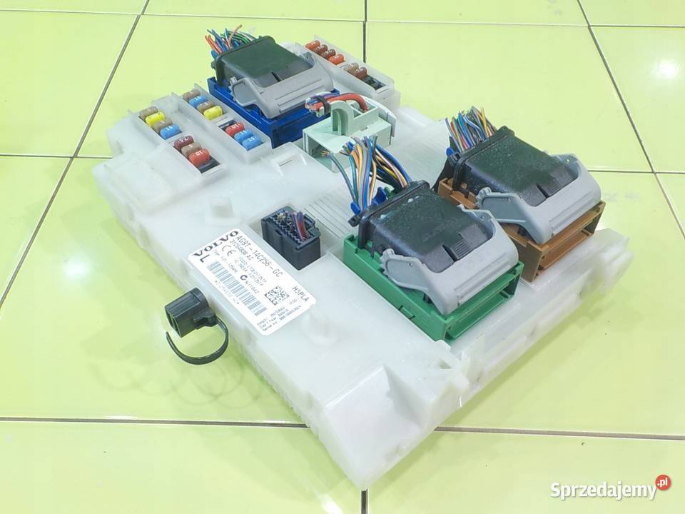 VOLVO S80 II LIFT I 24 D 10r SEDAN skrzynka sprzedam