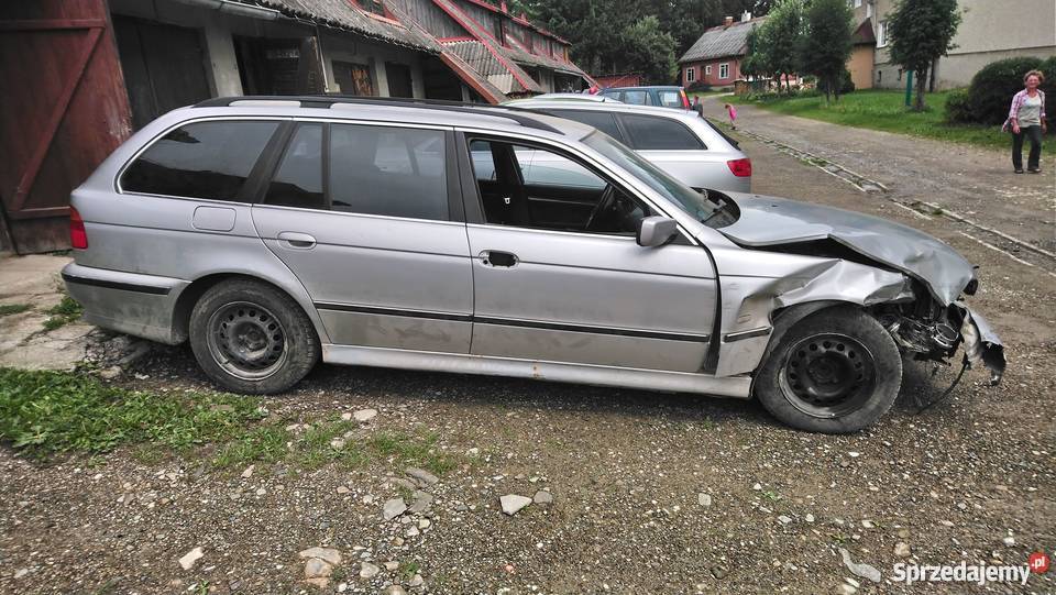 Sprzedam uszkodzoną bmw e39 kombi Milcza