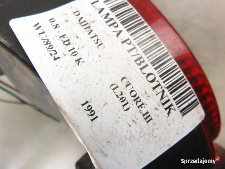 LAMPA PRAWA TYLNA DAIHATSU CUORE III 22051289