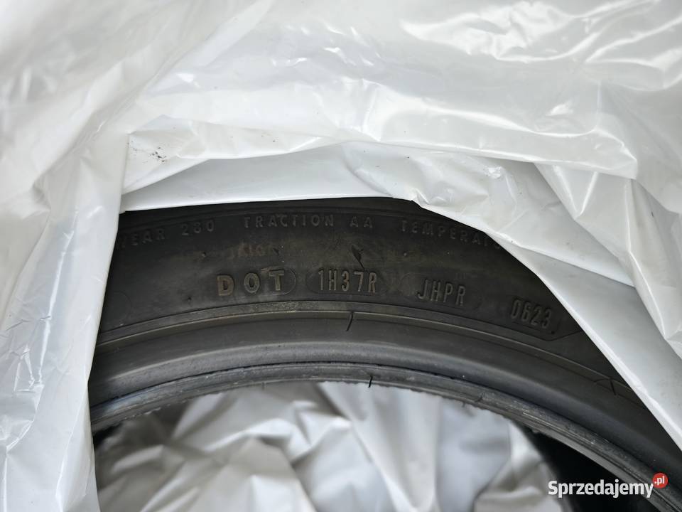 Dwie opony Goodyear 22545 R17 94V rocznik 2023 Gliwice