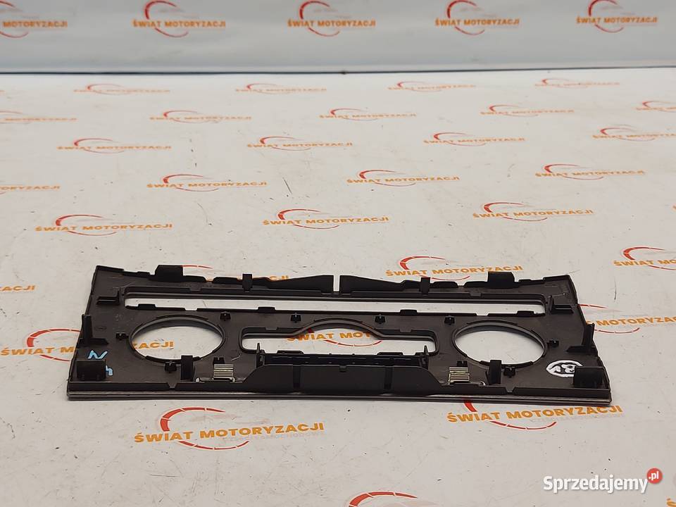 VW PASSAT CC LIFT 15r ramka panelu klimatyzacji Kielce