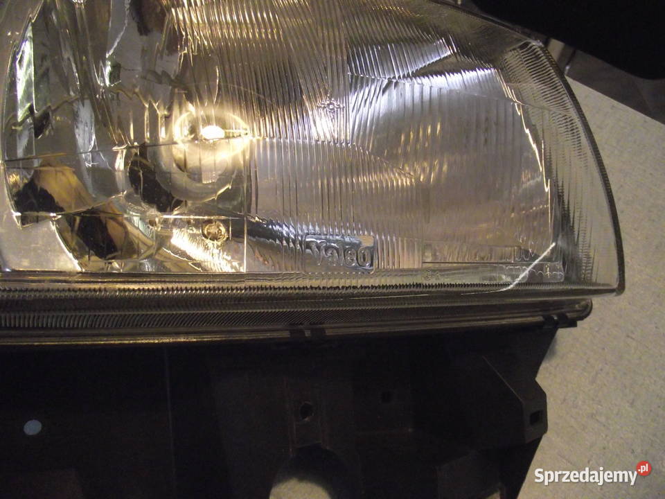 Volkswagen T4 Reflektor prawy Valeo Wrocław