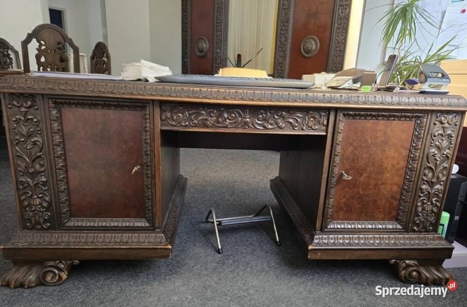 Neorenesansowy komplet gabinetowy z 1925 roku Wrocław
