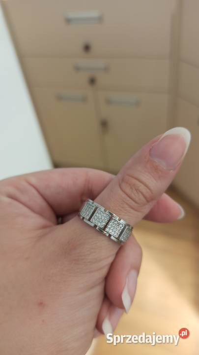 Pierścionek szeroka obrączka cyrkonie srebro 925 mazowieckie sprzedam
