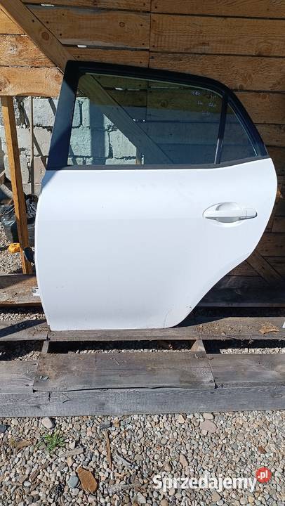 Drzwi lewe tył tylne kompletne Toyota Auris lift Radłów