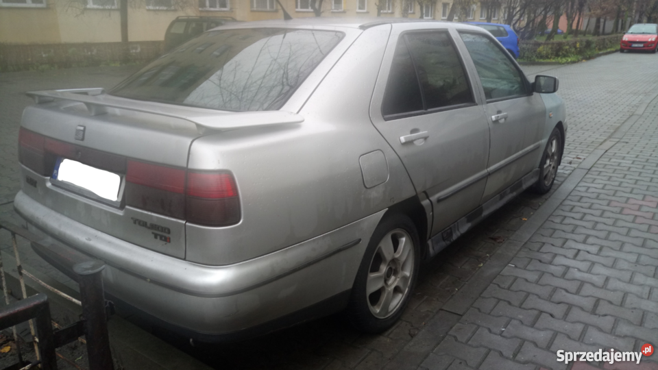 Seat toledo 1 19 tdi 110 światła przeciwmgielne sprzedam