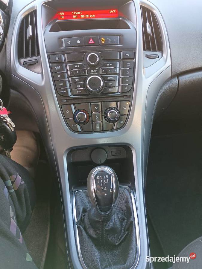 Opel Astra Lift 5 drzwiowy 60500 2013r 14i hak Kalisz sprzedam
