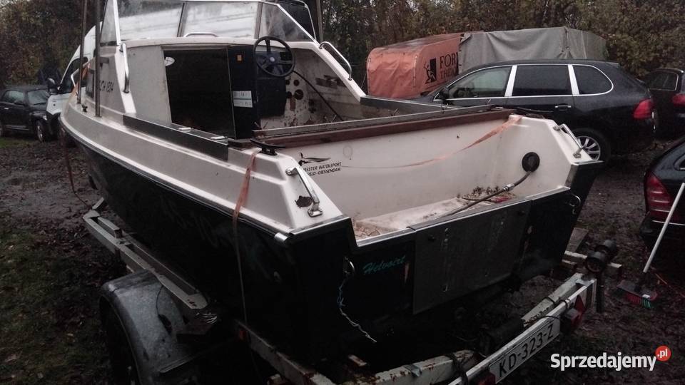 Łódź motorową z przyczepą Rok produkcji 1989 Oława