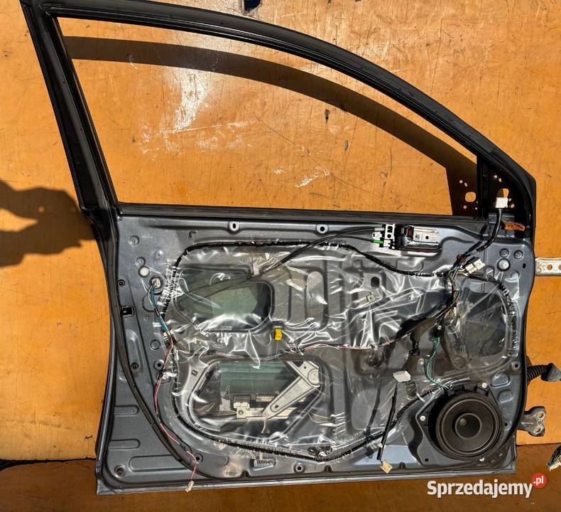 Drzwi lewe przód Toyota Avensis T25 kolor 1F6 Drzwi