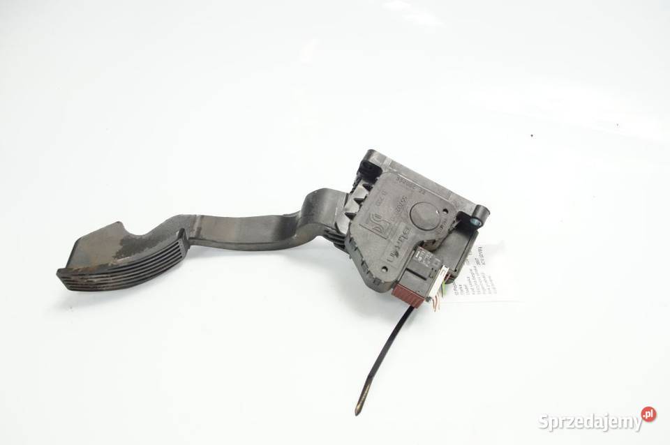PEDAŁ OPEL CORSA D 55702020 12 16V Lipno