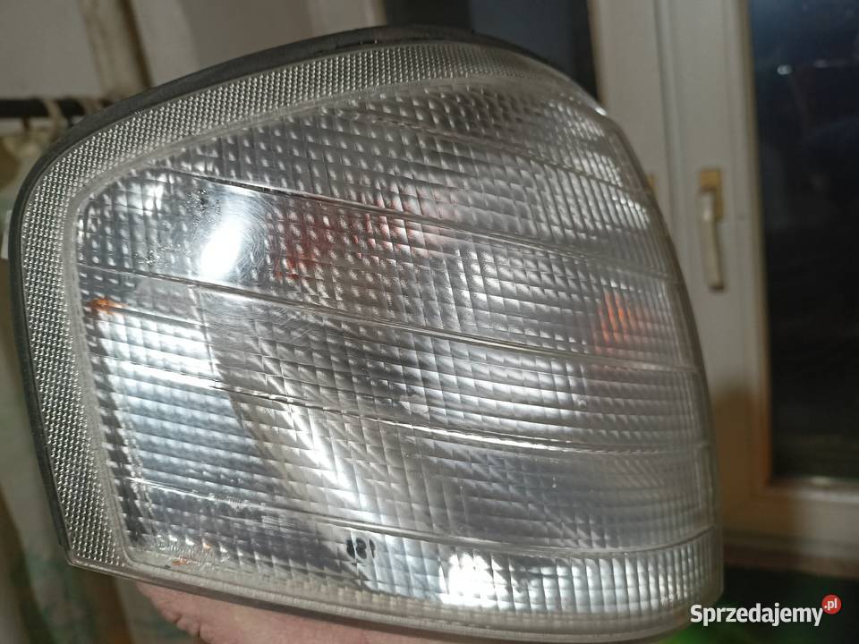 Mercedes W202 lampy przód prawa reflektor Lampy przednie Skarżysko-Kamienna sprzedam