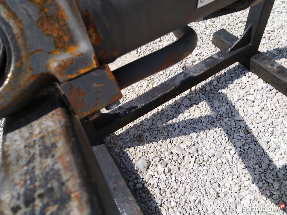 Siłownik Volvo EC 180 210 220 230 240 140 145