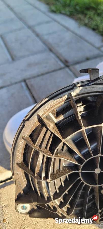 Znaczek Emblemat Tył Klapa VW Polo Koło