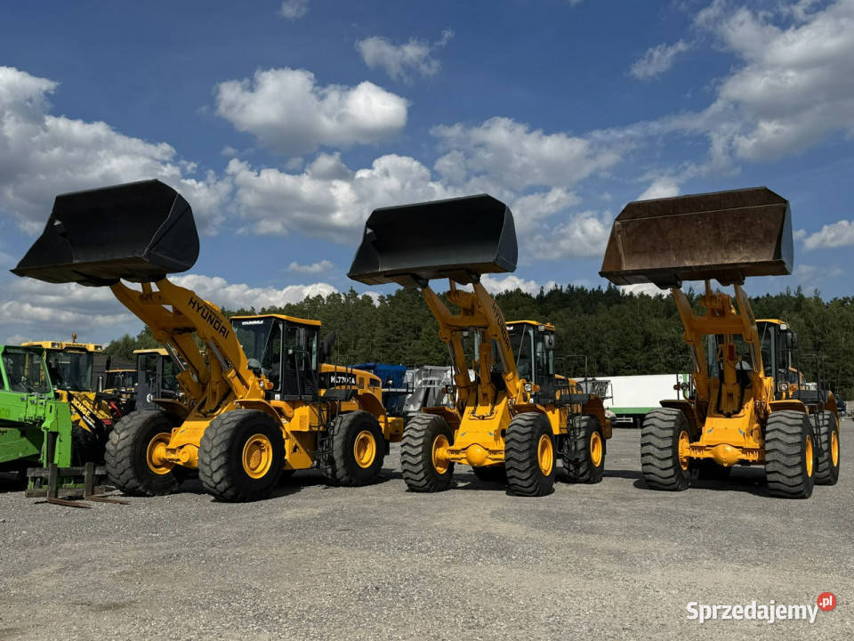 duża kołowa Hyundai HL7707A Stan Techniczny Koparko ładowarki Widełki